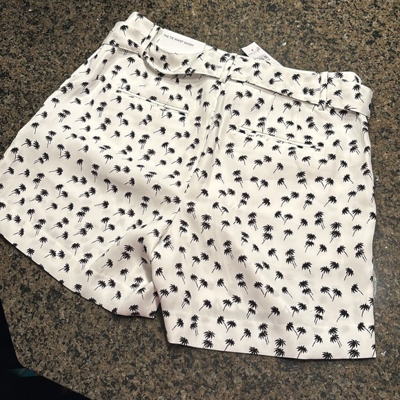 Ann Taylor Tie Waist Short - Picture 3 of 4